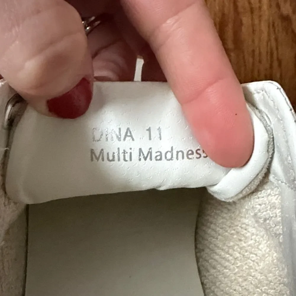 VINTAGE HAVANA Dina Sneaker Suede and Calf Hair Size 11 New without Box